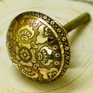 Decorative cabinet door knobs