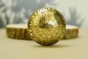 Decorative cabinet door knobs