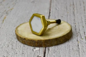 Decorative cabinet door knobs